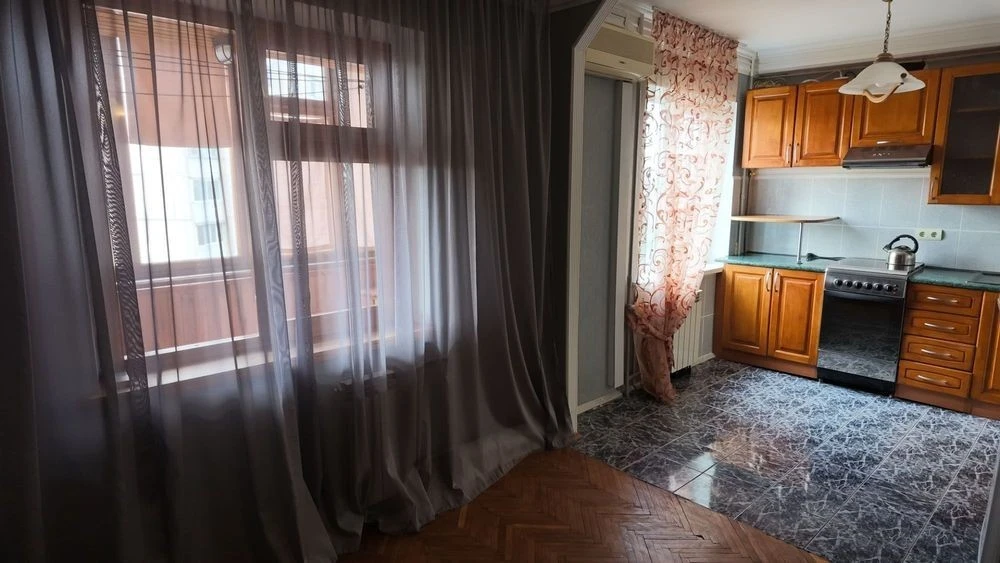 3-apartment Lisovyi massiv, Desnyanskyi district