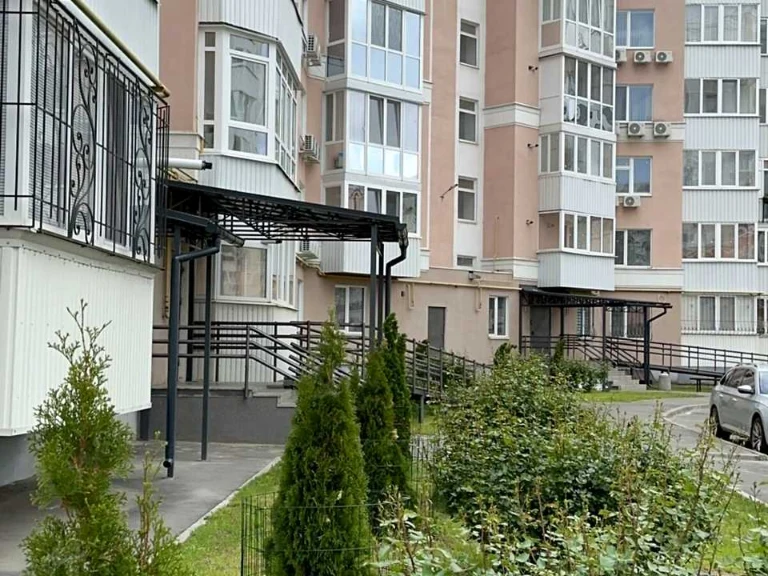 Квартира. Полтава, Володимира Івасюка вул. (Головка)