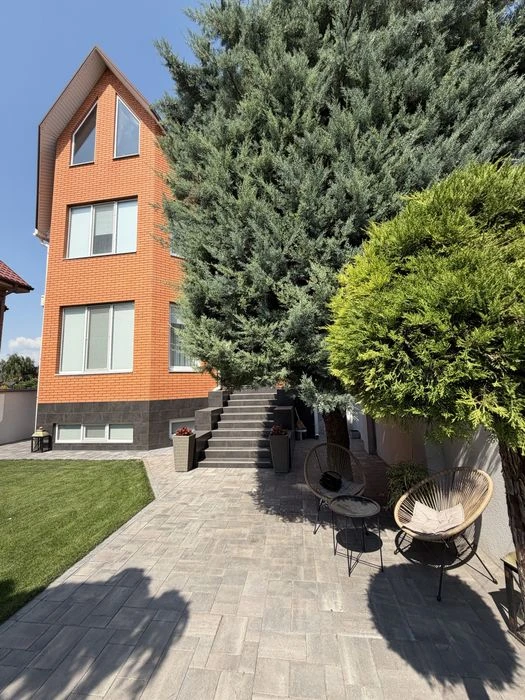 HOUSEHOLD house for sale in Dachy Kovalevsky district