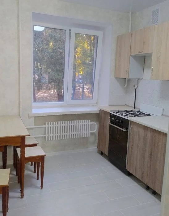 Велика та світла 2к в цегляному будинку 36661