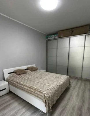 Продаж 3к квартира в сталінці на Печерську, вул. Чигоріна, 5