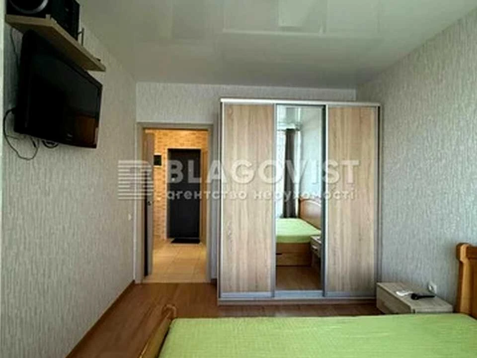 Apartment. Kyiv, Raketna St.