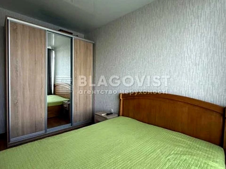 Apartment. Kyiv, Raketna St.