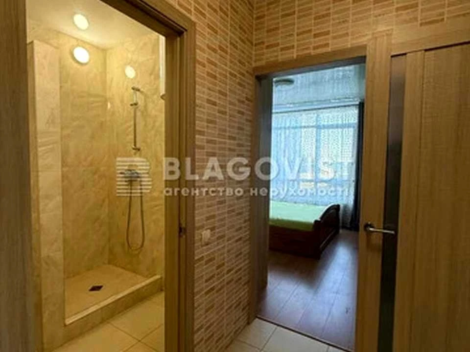 Apartment. Kyiv, Raketna St.