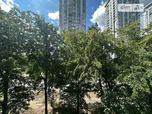 Sale of 3-room apartment 61.6 sq. m. on Mykola Ushakova Street 14 • ID