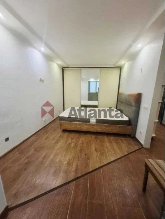 For sale cozy 1-room studio apartment with renovation, Zdol St.