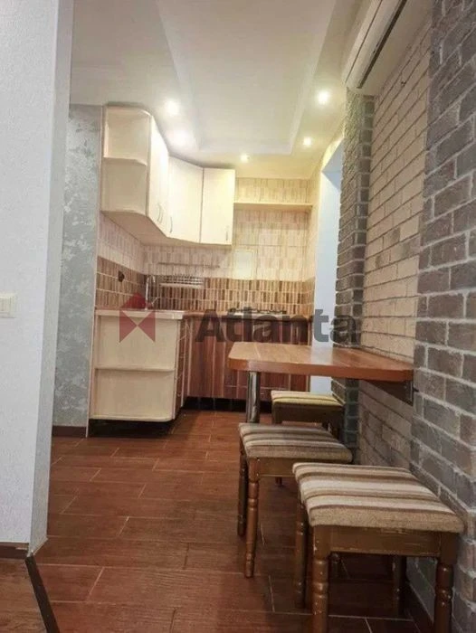 For sale cozy 1-room studio apartment with renovation, Zdol St.