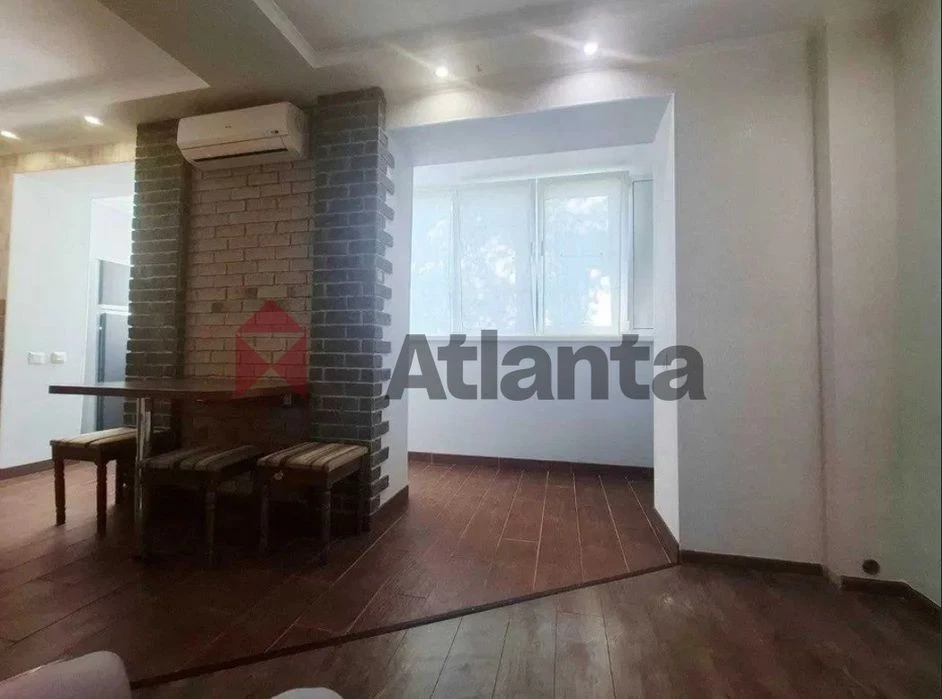 For sale cozy 1-room studio apartment with renovation, Zdol St.