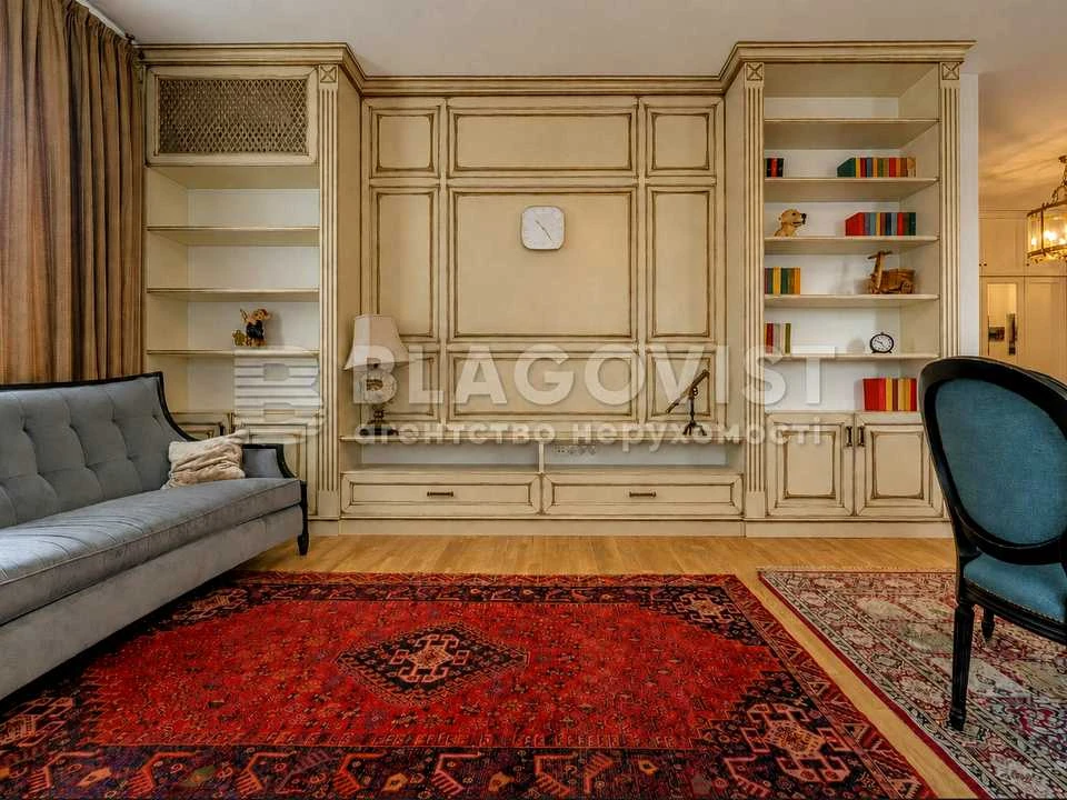 Квартира. Киев, Владимира Ивасюка просп. (Героев Сталинград