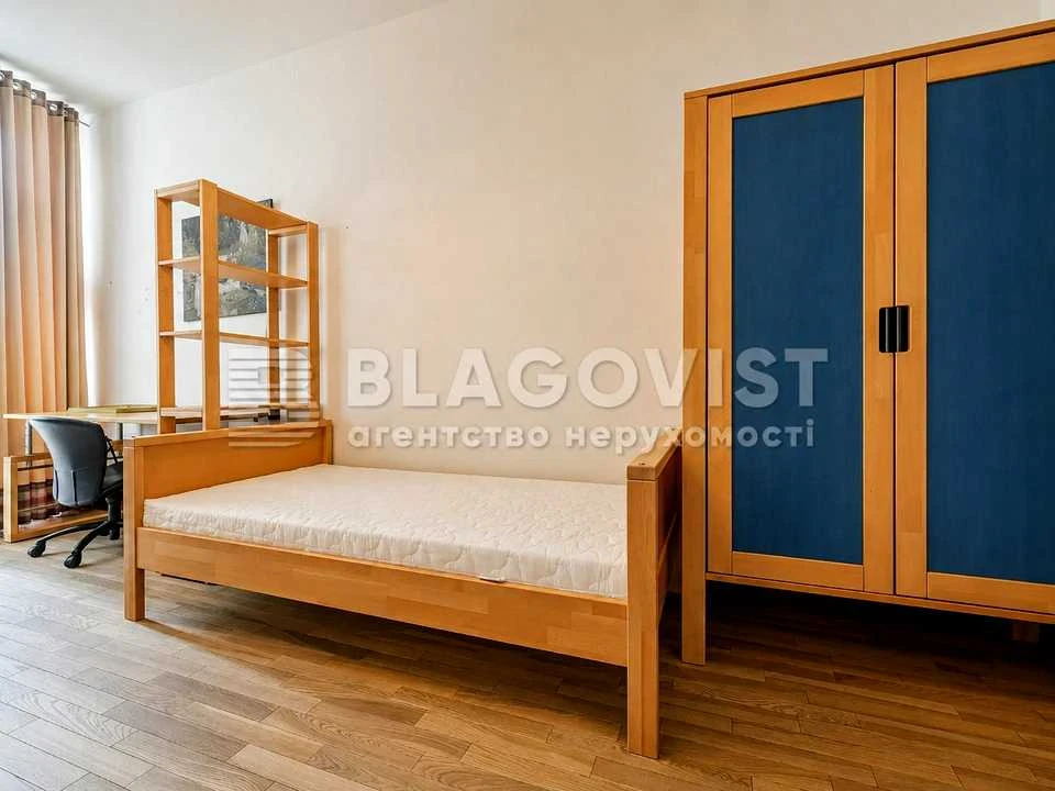 Квартира. Киев, Владимира Ивасюка просп. (Героев Сталинград