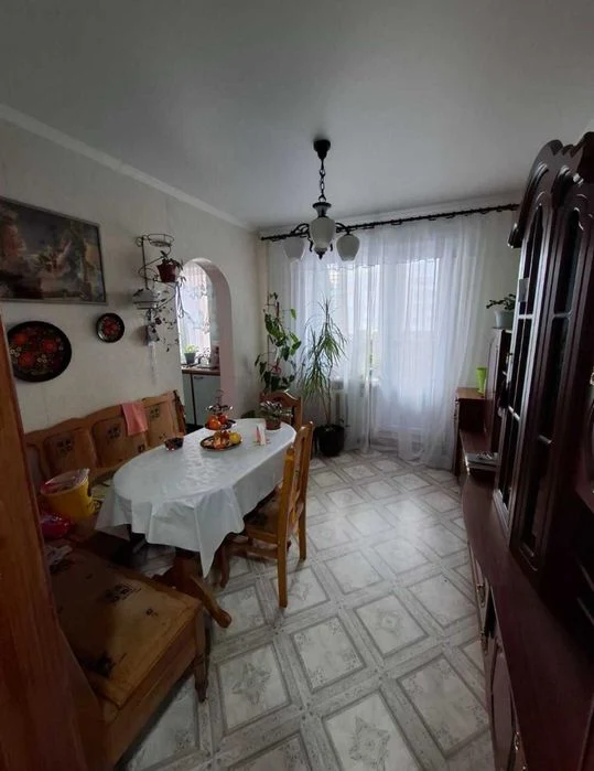 Продам 3-ком.кв. 96 м2 с ремонтом на пр.Добровольского.  Д