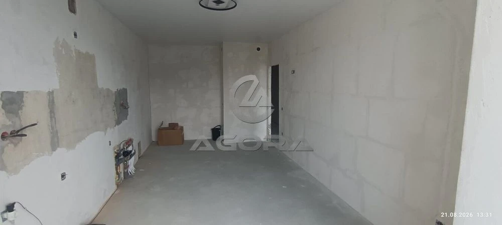 Продажа видової квартири 76.7 м² з початковим ремонтом