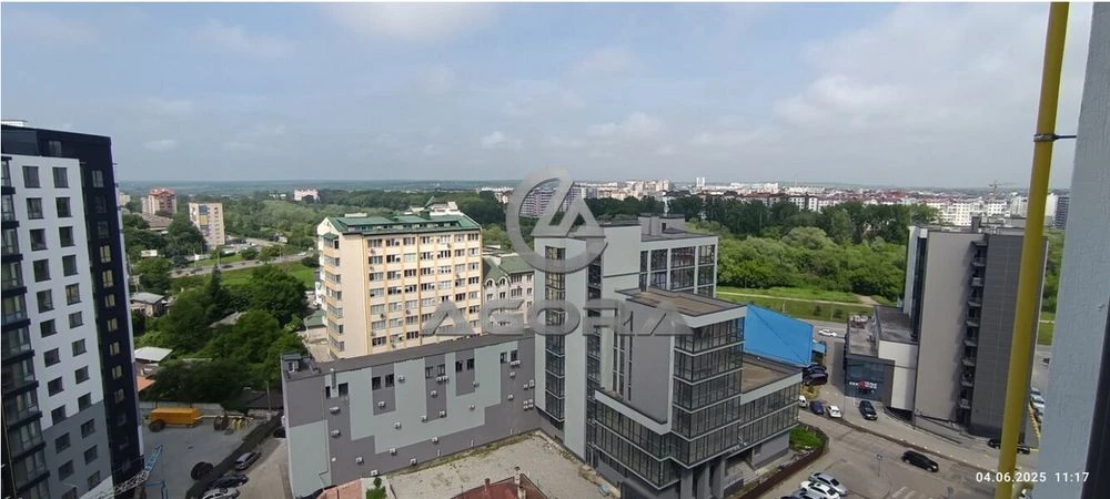 Продажа видової квартири 76.7 м² з початковим ремонтом