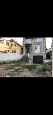 House in Arcadia, here is the owner