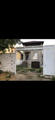 House in Arcadia, here is the owner