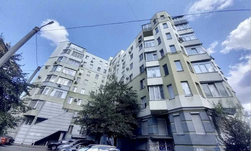 For sale 4-room apartment 150m2 with autonomous heating, Lopatins residential complex
