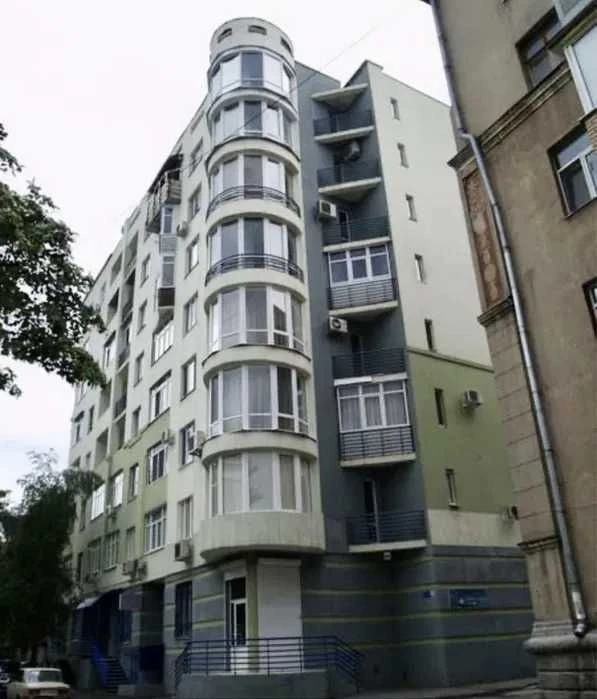 For sale 4-room apartment 150m2 with autonomous heating, Lopatins residential complex