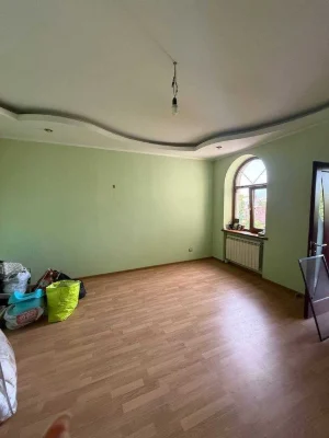 House for sale at the 10th station of Bolshoi Fontana. 8 acres! Goss