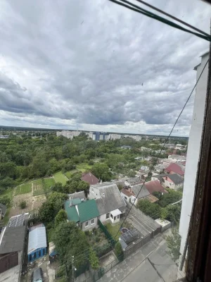Велика 4 кімнатна квартира/Панчішна фабрика
