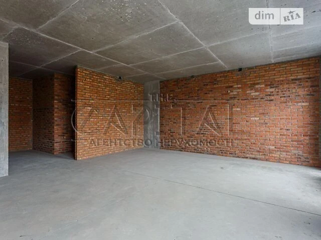 Продажа 3к квартиры 118 кв. м по ул. Набережно-Крещатицкая 2