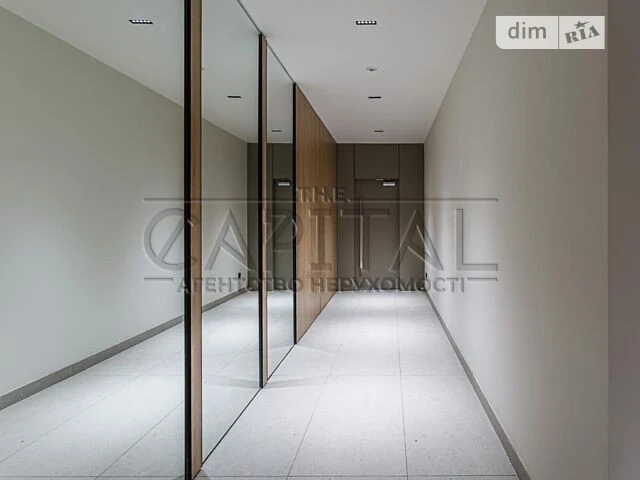 Продажа 3к квартиры 118 кв. м по ул. Набережно-Крещатицкая 2