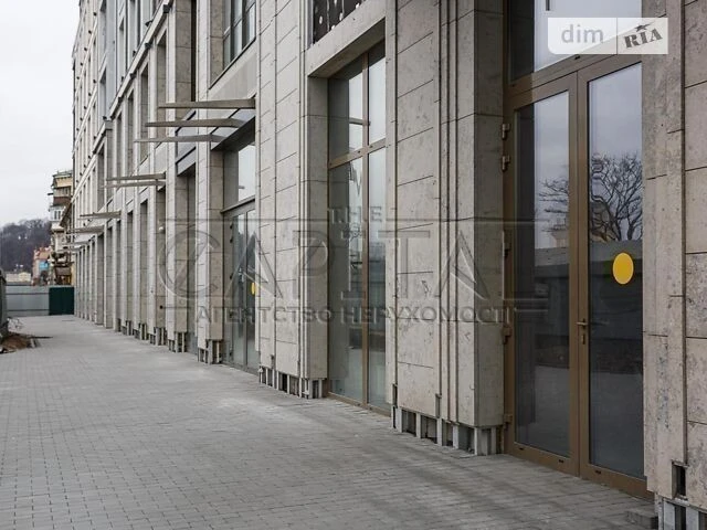 Продажа 3к квартиры 118 кв. м по ул. Набережно-Крещатицкая 2