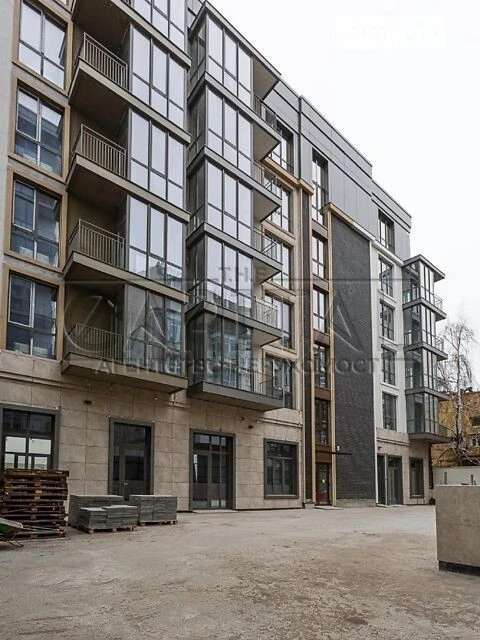 Продажа 3к квартиры 118 кв. м по ул. Набережно-Крещатицкая 2