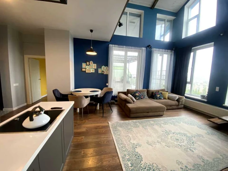 Apartment. Kyiv, Sobornosti Ave. (Vozzyednats'nykh), 17 k.