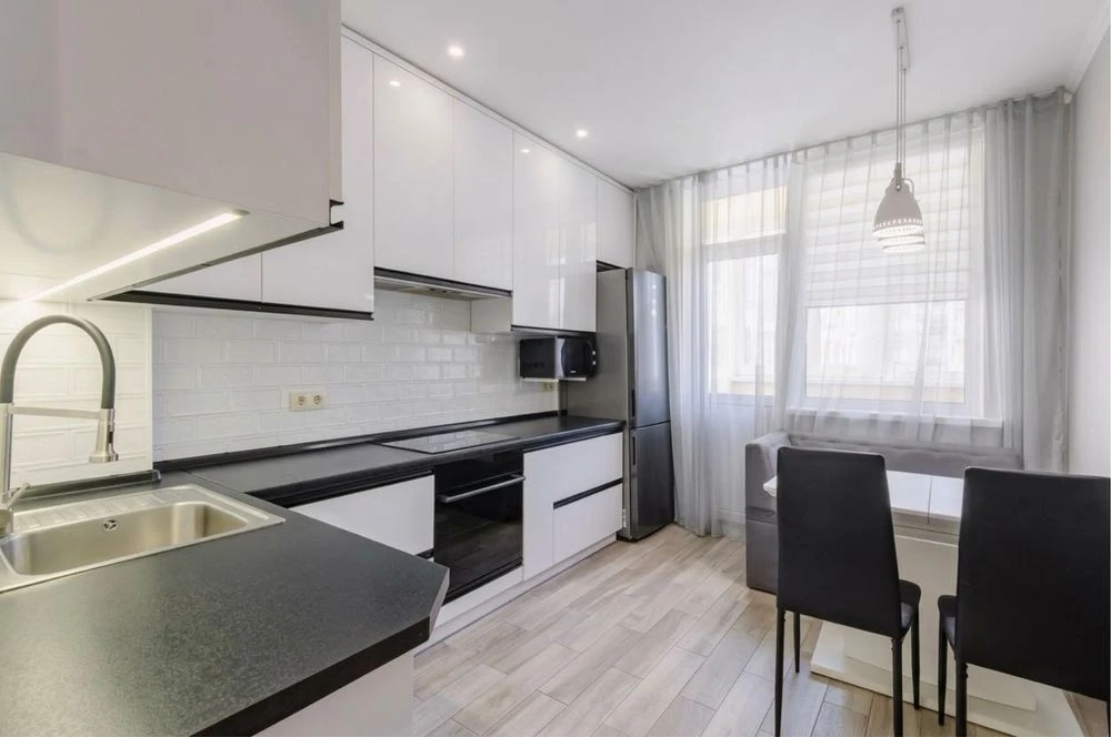 Sale of 1-room apartment 42.1 sq. m. on Stepana Rudnytskoho St. 19