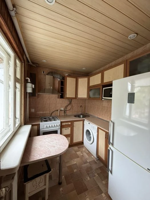 2к. квартира, Центр, 5та школа, меблі+техніка