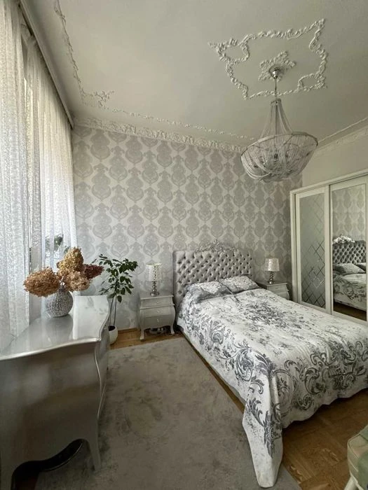 Продам 3-комнатную квартиру в центре Одессы!!