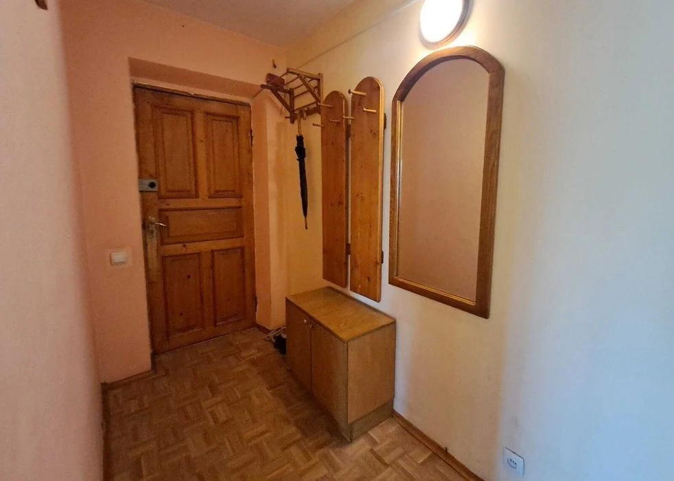 Продаж двокімнатної квартири на вулиці Олега Антонова