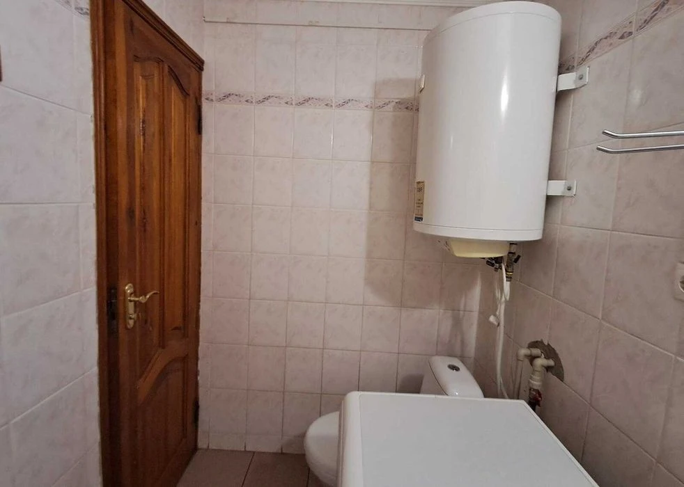Продаж двокімнатної квартири на вулиці Олега Антонова