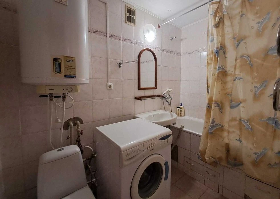 Продаж двокімнатної квартири на вулиці Олега Антонова