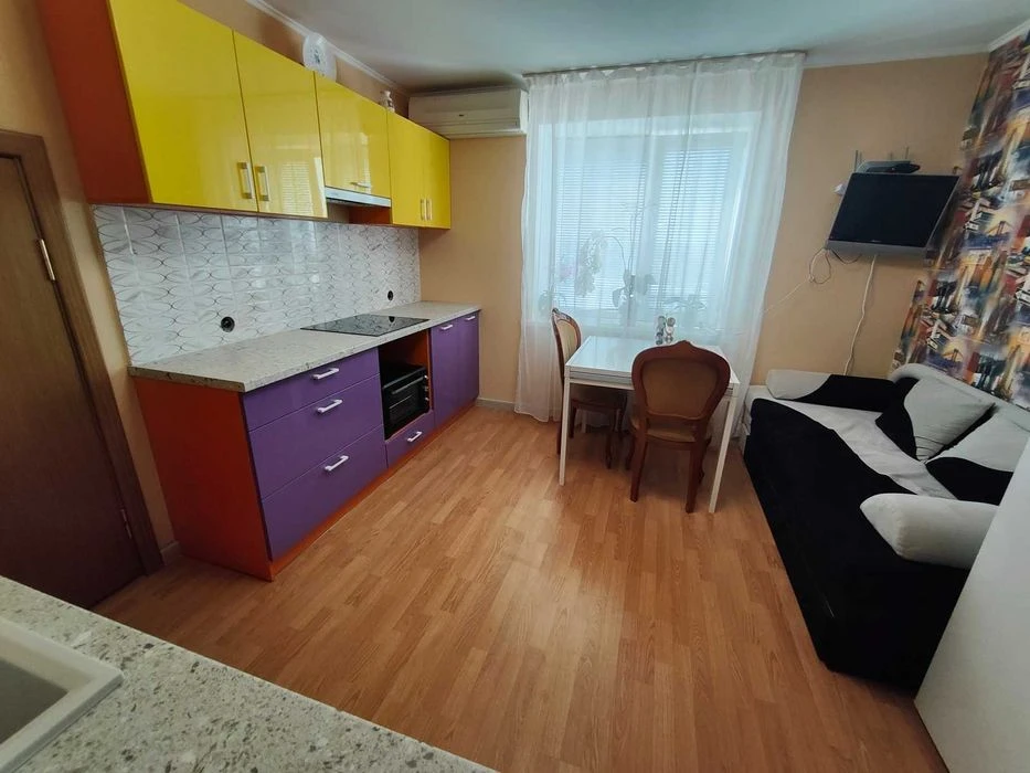 Продается 2к квартира в микрорайоне Пирогово.