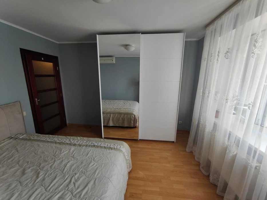 Продается 2к квартира в микрорайоне Пирогово.