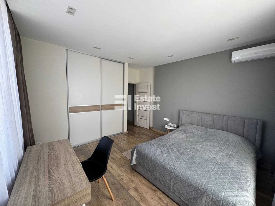 I will sell a 2-room apartment on Velyka Panasivska Street, 76G, residential complex