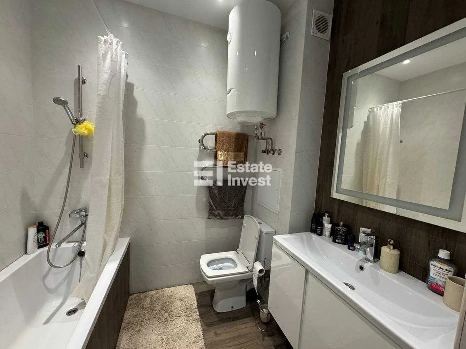 I will sell a 2-room apartment on Velyka Panasivska Street, 76G, residential complex