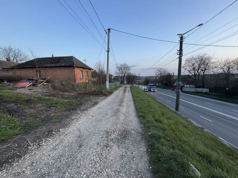 Фасадна діляка під забудову вул. Кам’янецька 24.сотки
