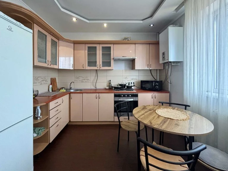1 кімнатна квартира, центр, терміновий продаж