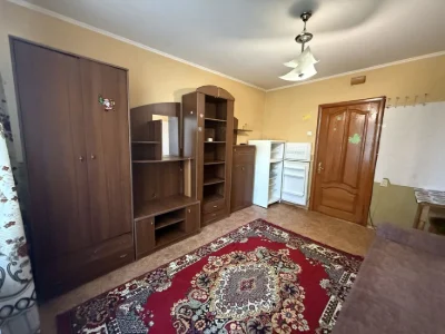 В продаже комната в коммунальной квартире на Таирова!
