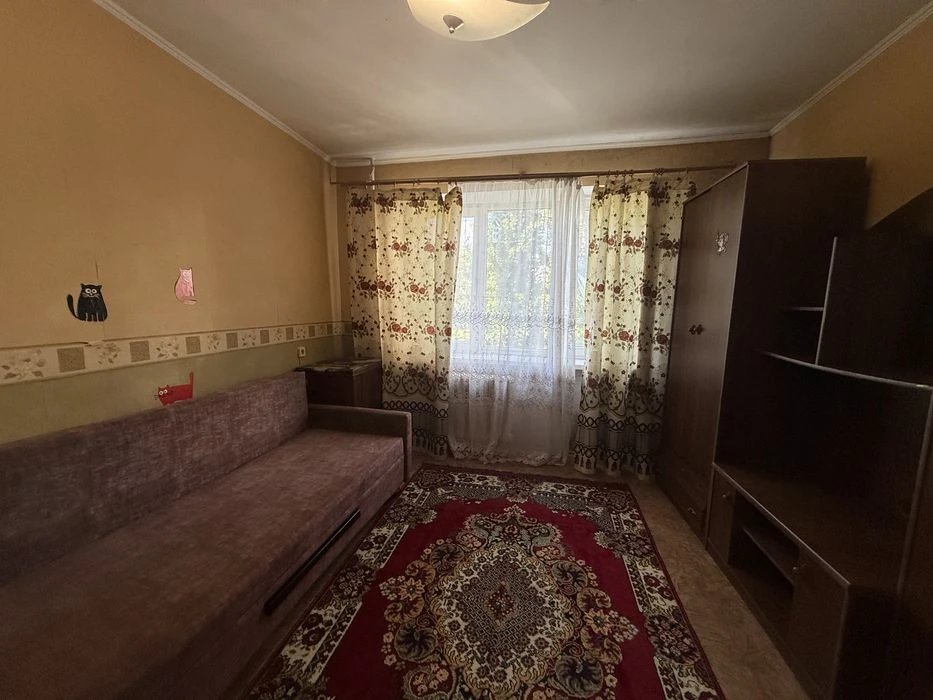 В продаже комната в коммунальной квартире на Таирова!