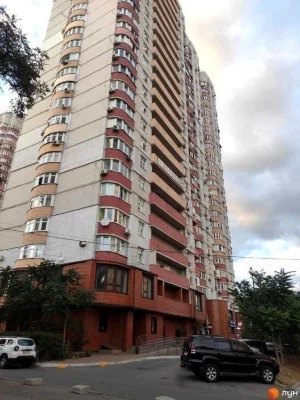 No % 3-room apartment for sale in Obolonsky district, with a terrace.