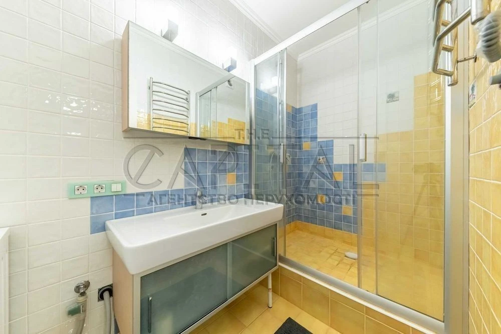 No % 3-room apartment for sale in Obolonsky district, with a terrace.