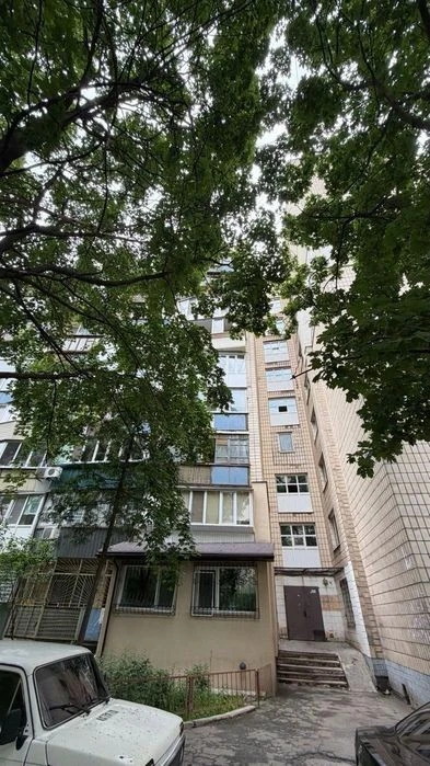 Without % 1-apartment for sale in Solomyanskyi district, Pirogovsk st.