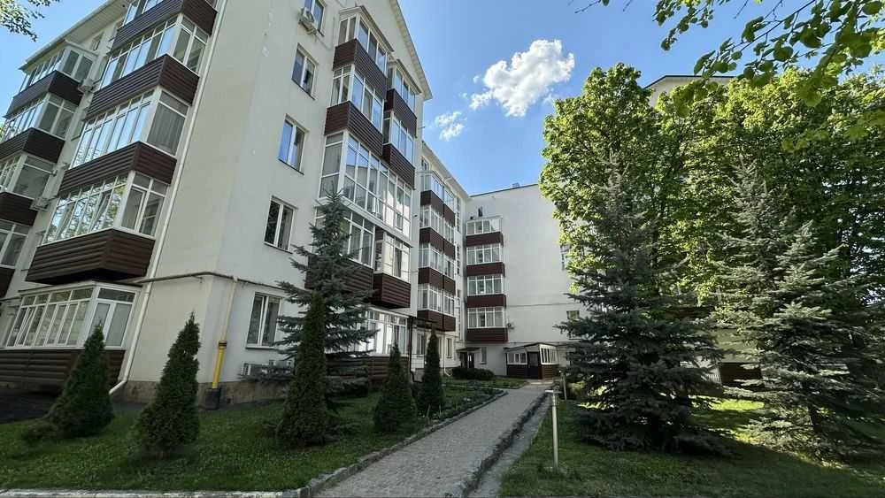 Продам 3комн.квартиру метро Победы. Людвига Свободы. Алексее