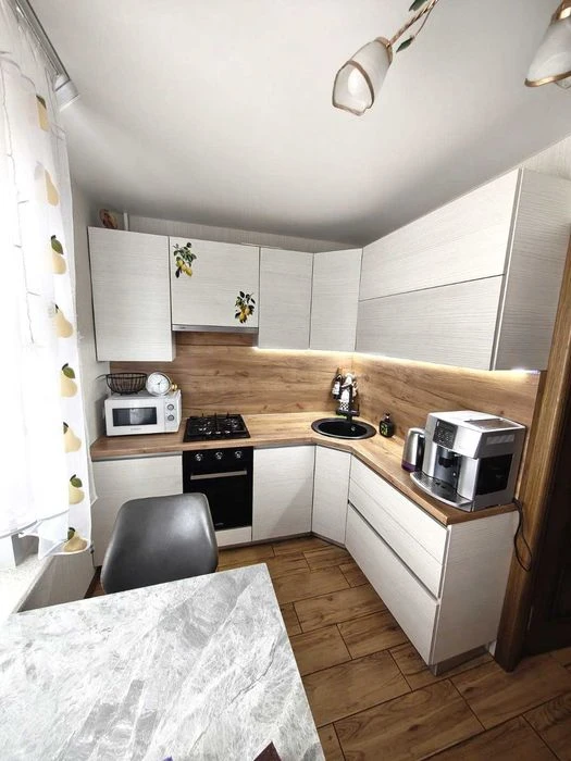 Продам 3-х кім. квартиру Піски ,Водограйна