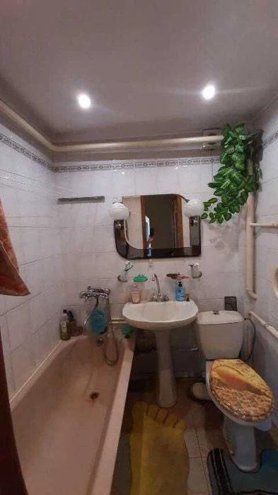 Продам окремий будинок