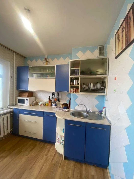 Продам 2-комнатную квартиру на Днепродороге ("Меркурий")