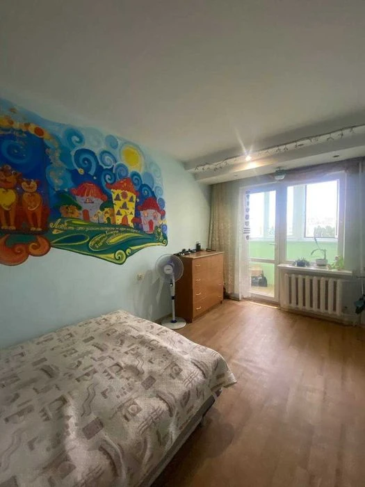 Продам 2-комнатную квартиру на Днепродороге ("Меркурий")